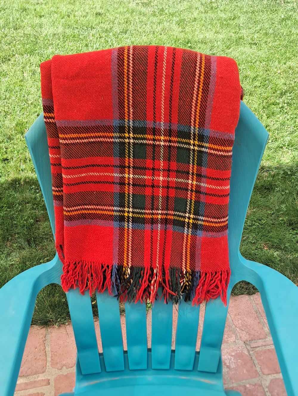 Vtg MOFFAT WEAVERS TWEEDS AND TARTANS SCOTLANF WOOL RED FLANNEL FRINGE BLANKET